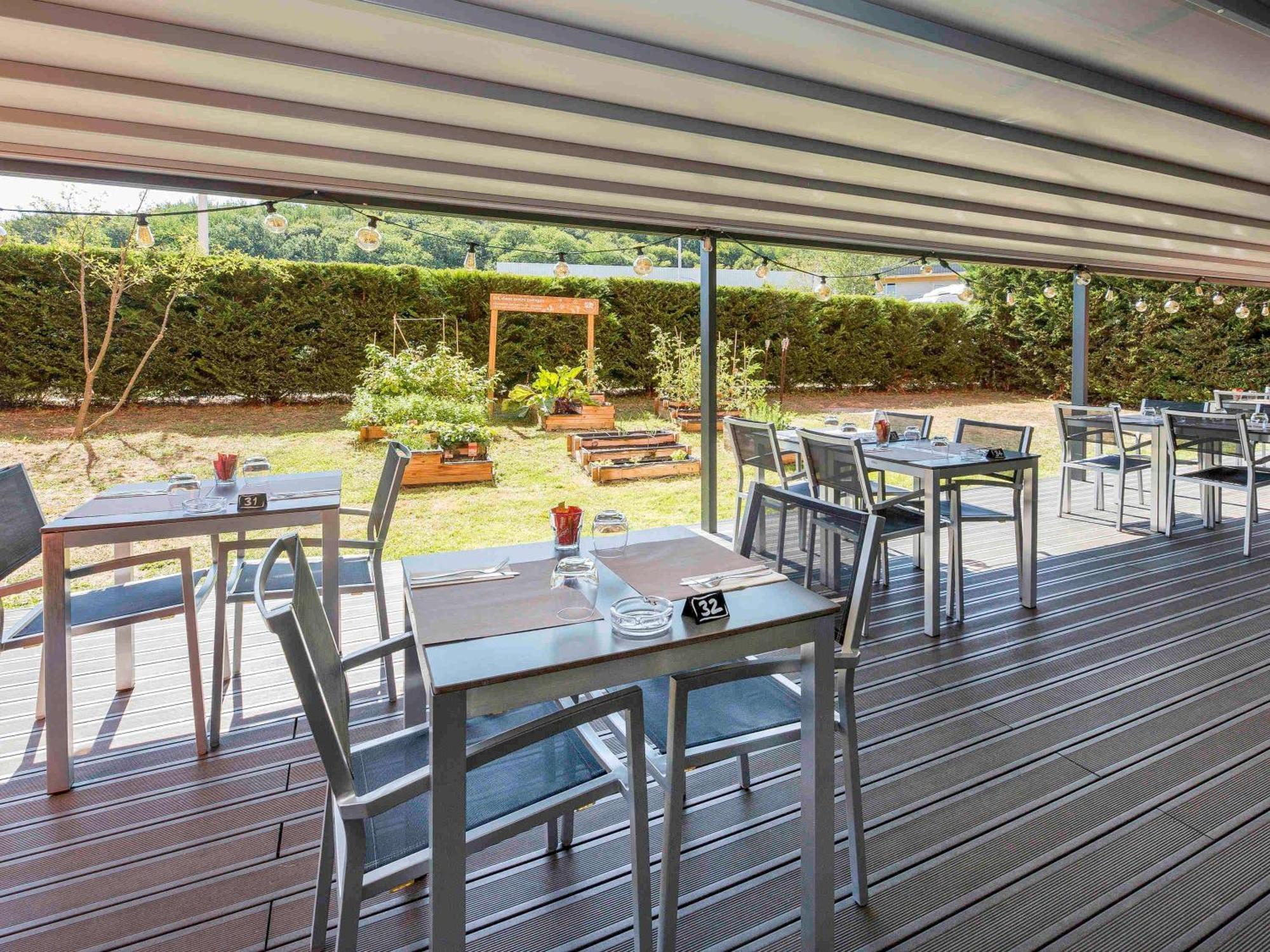Ibis Lyon Est Chaponnay Hotel Exterior photo